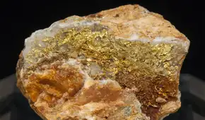 Estudio revela que los terremotos podrían ser responsables de la formación de pepitas de oro en la Tierra