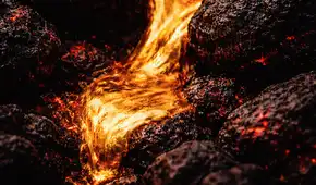 El núcleo de la Tierra está filtrando oro al manto terrestre y la superficie, según estudio geológico