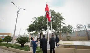 Se realizó ceremonia de izamiento del pabellón nacional y de la bandera de Sullana en la sede principal de la Corte "Enrique Mendoza Ramírez"