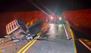 Puente colapsa en Áncash por intensas lluvias: vehículo que transitaba quedó atrapado y dejó 1 fallecido