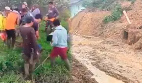 Encuentran cuerpo sin vida de adulto mayor sepultado en combi tras deslizamiento por fuertes lluvia en Piura