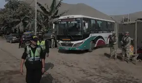 Bajo presencia policial y militar, buses salen a operar pese a la violencia contra transportistas