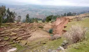 Familias en Áncash piden apoyo ante intensas lluvias y falla geológica que destruye sus casas: “Está desapareciendo el pueblo entero”