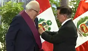 Julio Velarde: Presidente Balcázar condecora al presidente del BCRP con la más alta distinción que otorga el Estado peruano