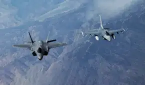 Funcionarios de la fábrica de los F-16 se reunieron en el Ministerio de Defensa