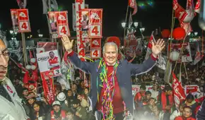 Alfonso López Chau recibe multitudinario respaldo en Cusco y Puno