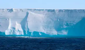 Un submarino descubrió estructuras desconocidas bajo la Antártida, pero perdió el contacto y desapareció