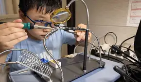 Adolescente chino de 14 años construye desde cero un motor turborreactor y sorprende al mundo con su talento científico