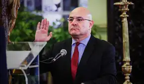 Ministro de Defensa presenta su renuncia en medio de controversial compra de aviones estadounidenses