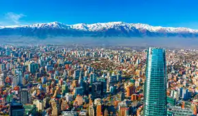 Chile se impone en Sudamérica y entra al top 25 de las mejores ciudades para caminar en el mundo: tiene vistas a los Andes
