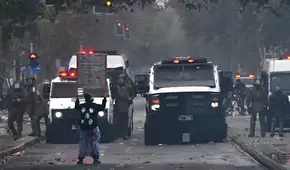 Multitudinarias marchas por el Día del Trabajador en Chile causan destrozos y enfrentamientos con carabineros