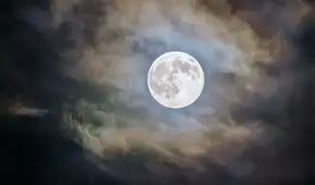Calendario lunar de mayo: estas son las 2 lunas llenas que brillarán en los cielos este mes