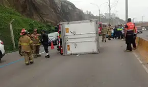 Accidente en la Costa Verde interrumpe tránsito a la altura de playa La Pampilla en Miraflores