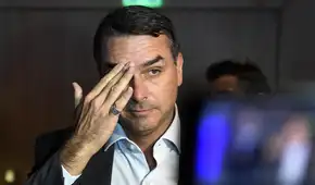 Flávio Bolsonaro queda bajo presión tras audio en el que pide dinero a banquero acusado de fraude millonario en Brasil