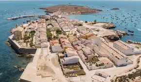 Con solo 50 habitantes, la isla más pequeña habitada de España inicia trámites para su independencia