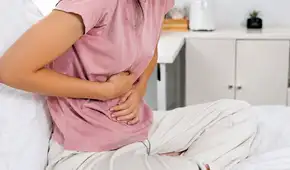 ¿Dolor abdominal frecuente? Alertan aumento de enfermedad inflamatoria intestinal en jóvenes de 20 a 40 años
