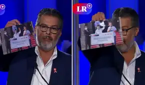 Llaman la atención a José Recoba de Fuerza Popular por mostrar una foto de Pedro Castillo durante el debate