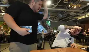 Streamer Kingteka pierde el control y golpea a ‘Bebote’ en Japón por supuesto insulto a su hijo: "¡Qué te ríes!"