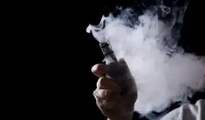 Consumo de vapes o cigarros electrónicos ya superó al cigarrillo tradicional en Perú, pero el riesgo de cáncer y daño irreversible sigue latente