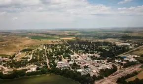 Este pueblo de EE. UU. busca nuevos vecinos: terrenos gratis, servicios instalados y ayuda económica para familias