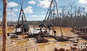 Fiscalía destruye 20 bocaminas usadas por mineros ilegales en reserva natural de Arequipa