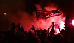 Más de 700 detenidos y un muerto dejaron los disturbios en Francia por la victoria del PSG en la Champions League