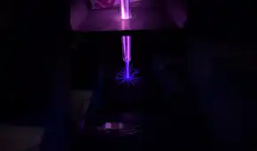 Científicos experimentan con un laser de plasma que podría ser usado por astronautas para matar bacterias en la Luna y Marte