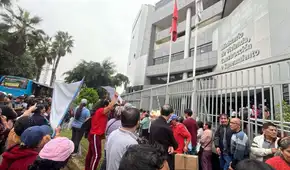 Mercados de Lima protestan frente al Ministerio de Vivienda por multas excesivas de Sedapal: advierten posible paro nacional