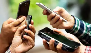 Científicos revelan una inesperada relación entre el uso de smartphones y la caída de la natalidad en distintos países