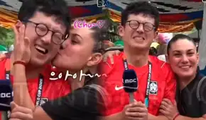 Mundial 2026: periodista coreano que es sorprendido por una fanática mexicana en plena transmisión se vuelve viral