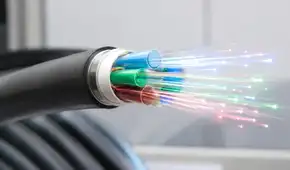 China activa el primer sistema de fibra óptica de tres bandas del mundo para impulsar la inteligencia artificial