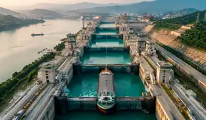 China crea la proeza hidráulica del siglo: 'escaleras de agua' para mover buques de 10.000 toneladas en el río Yangtsé en casi 10 años