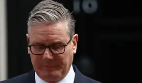 Keir Starmer dimite como primer ministro británico tras dos años de mandato y el fracaso del Partido Laborista