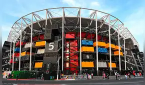 Este millonario país utilizó el primer estadio desmontable en la historia de los Mundiales: construido con 974 contenedores marítimos