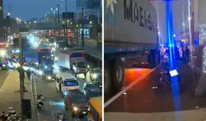 Congestión vehicular en Vía Evitamiento por accidente: estudiante muere tras chocar contra tráiler