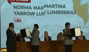 Norma Yarrow rechaza foto con Burneo en entrega de credenciales y asistentes la critican: "Malcriada, más respeto"