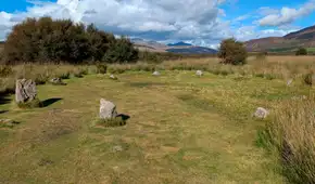 Arqueólogos descubren en Escocia un antiguo círculo subterráneo que podría ser un monumento similar a Stonehenge