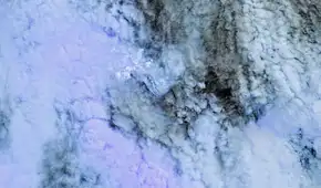 La NASA detecta desde el espacio una rara erupción volcánica submarina que estaría creando una nueva isla en la Tierra