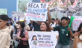 Estudiantes de Beca 18 protestan contra cambios al reglamento del Pronabec: “No somos una nota, somos años de sacrificio”