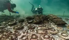 Arqueólogos submarinos recuperan después de 2.000 años cientos de objetos romanos conservados casi a la perfección en un lago suizo
