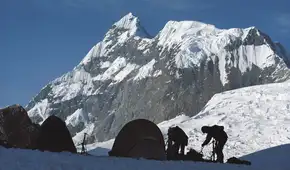 Nueva tragedia en el Huascarán: turista chileno fallece y otro resulta herido tras caer de la montaña en Áncash