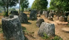 Arqueólogos descubrieron restos de 37 personas en una enorme vasija de piedra: un misterioso ritual funerario