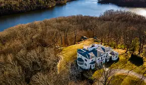 Por mejorar la vista de su casa al lago, una pareja taló los árboles de su vecino y terminó con una multa de más de US$600.000