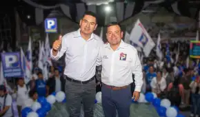 Candidato al Gobierno Regional de Ayacucho está rodeado por imputados por narcotráfico
