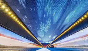 China transforma una infraestructura vial en atracción turística: un túnel submarino de 11 km adornado con millones de LED