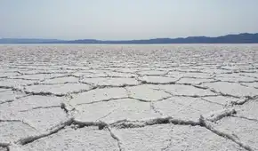 Desviaron sus ríos hacia huertos y campos de cultivo: Irán dejó literalmente al aire libre 8.000 millones de toneladas de sal del lago Urmia