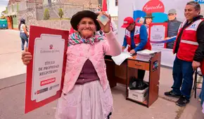 Ayacucho: COFOPRI entrega1.144 títulos de propiedad y formaliza terrenos para colegios, salud y futura comisaría