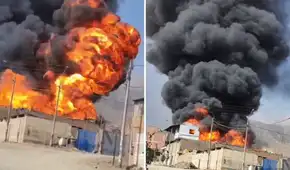 San Juan de Lurigancho: voraz incendio consume depósito en Jicamarca y moviliza 10 unidades de bomberos