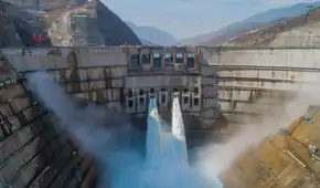 La curiosa solución de China para construir una presa de 315 metros en una montaña donde las temperaturas bajan a -20 °C