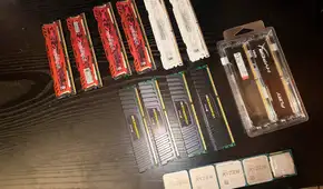 Un trabajador afortunado encuentra varios módulos de memoria RAM DDR4 de 32GB en el contenedor de basura de su trabajo; su jefe le dice: “Puedes quedártelos”
